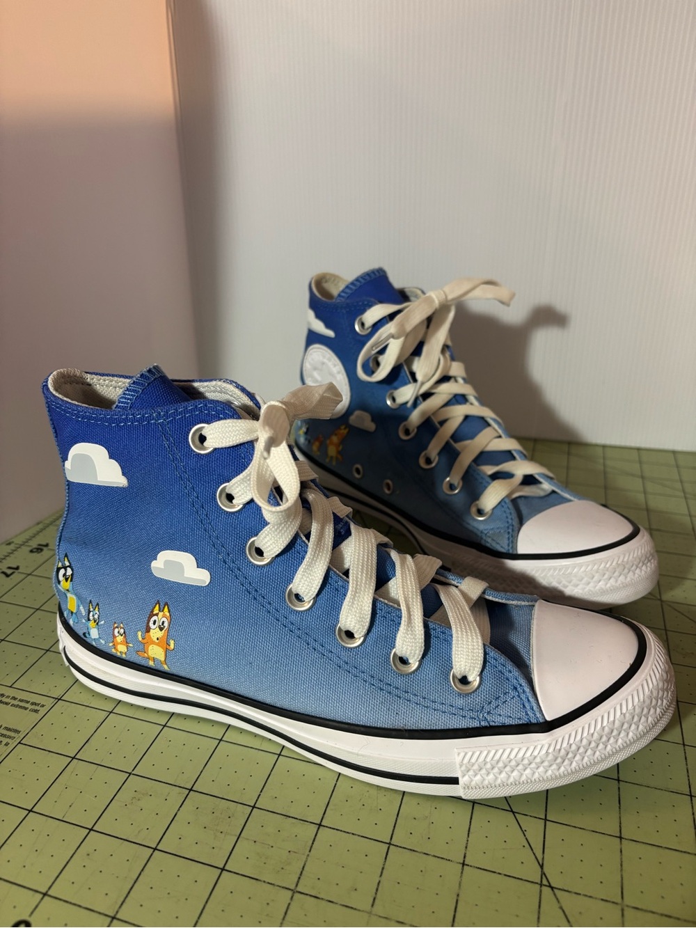 Bluey x Converse Chuck Taylor All Star High 'Bluey & Bingo' Womens size 7.